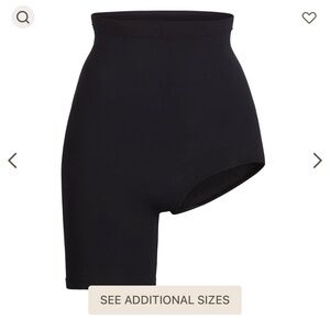 SEAMLESS SCULPT SOLUTION SHORT LEFT LEG EXPOSED Skims